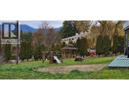 1277 Trans Canada Highway, Sorrento, BC V0E2W0 Photo 12