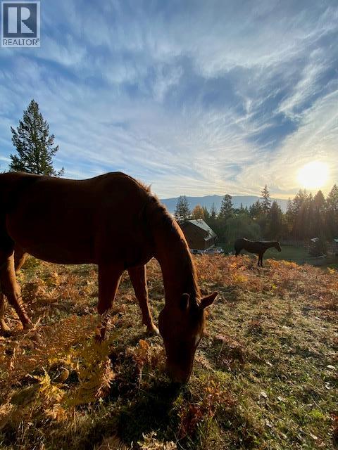 2033 Smith Road, Creston