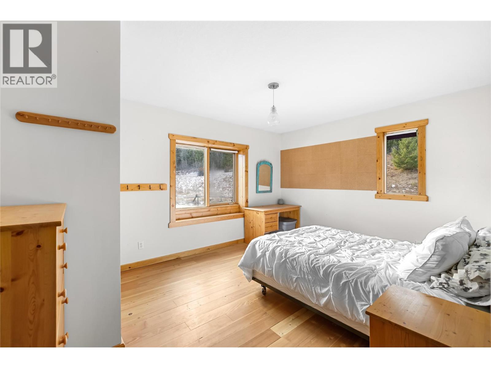 2033 Smith Road, Creston