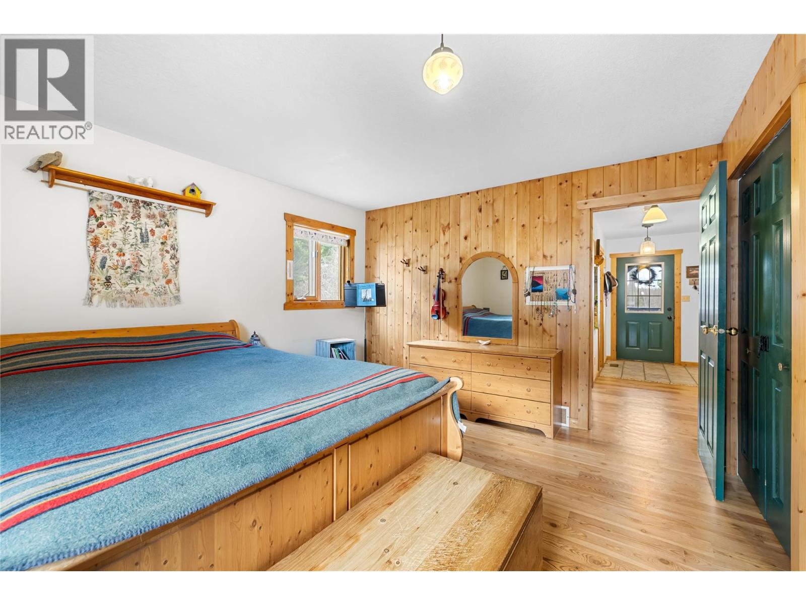 2033 Smith Road, Creston