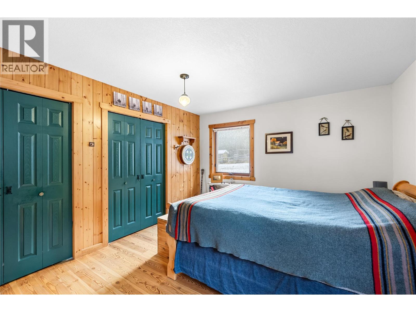 2033 Smith Road, Creston