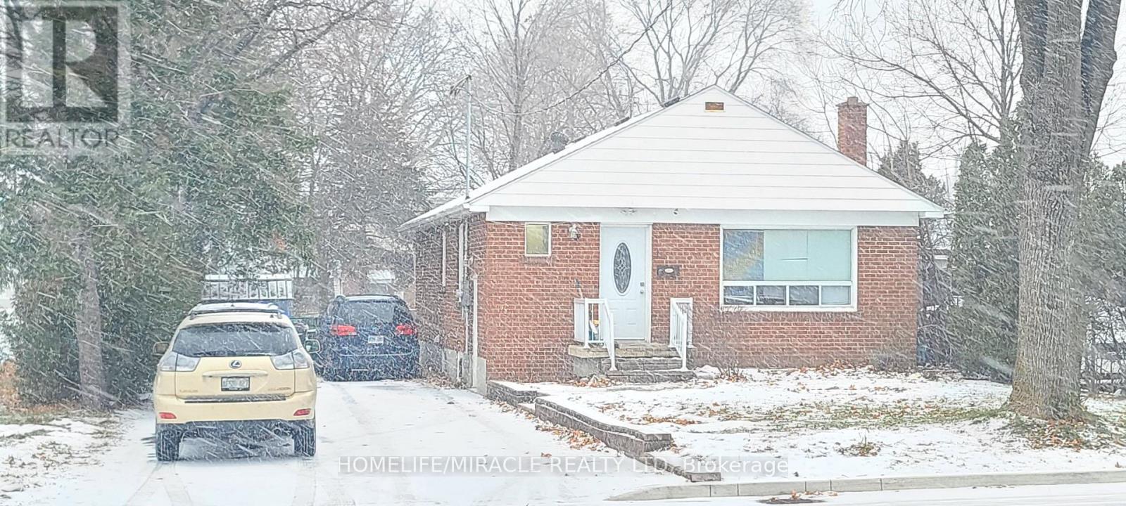 14 DALLNER ROAD - Photo 4 of 14, Toronto (Downsview-Roding-CFB), Ontario