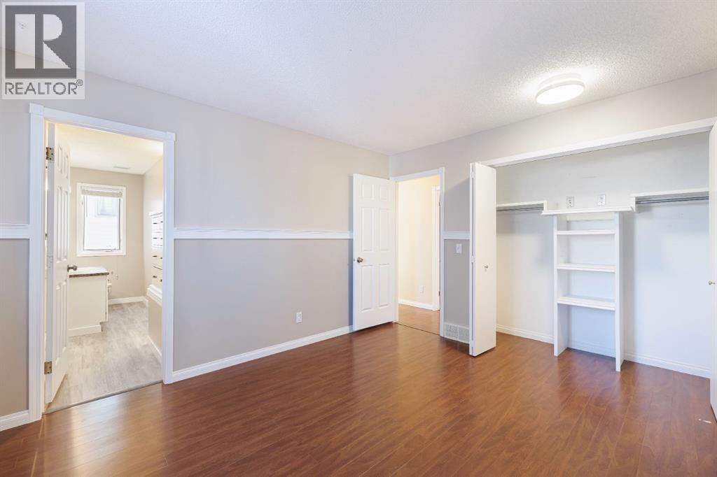 Single Family House for Sale in  Macewan Ridge Close NW MacEwan Glen Calgary 