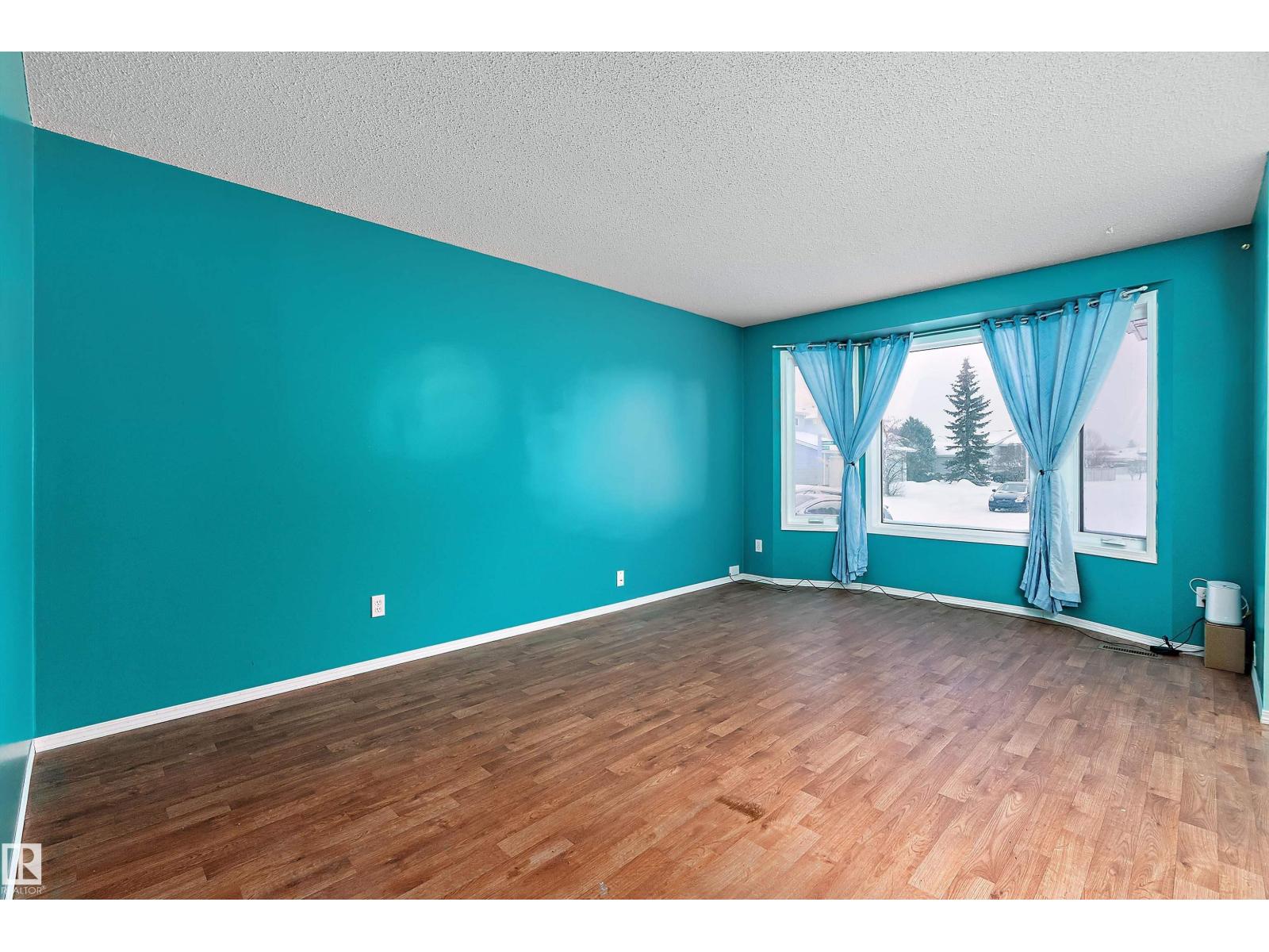 128 WARWICK CR NW, Edmonton