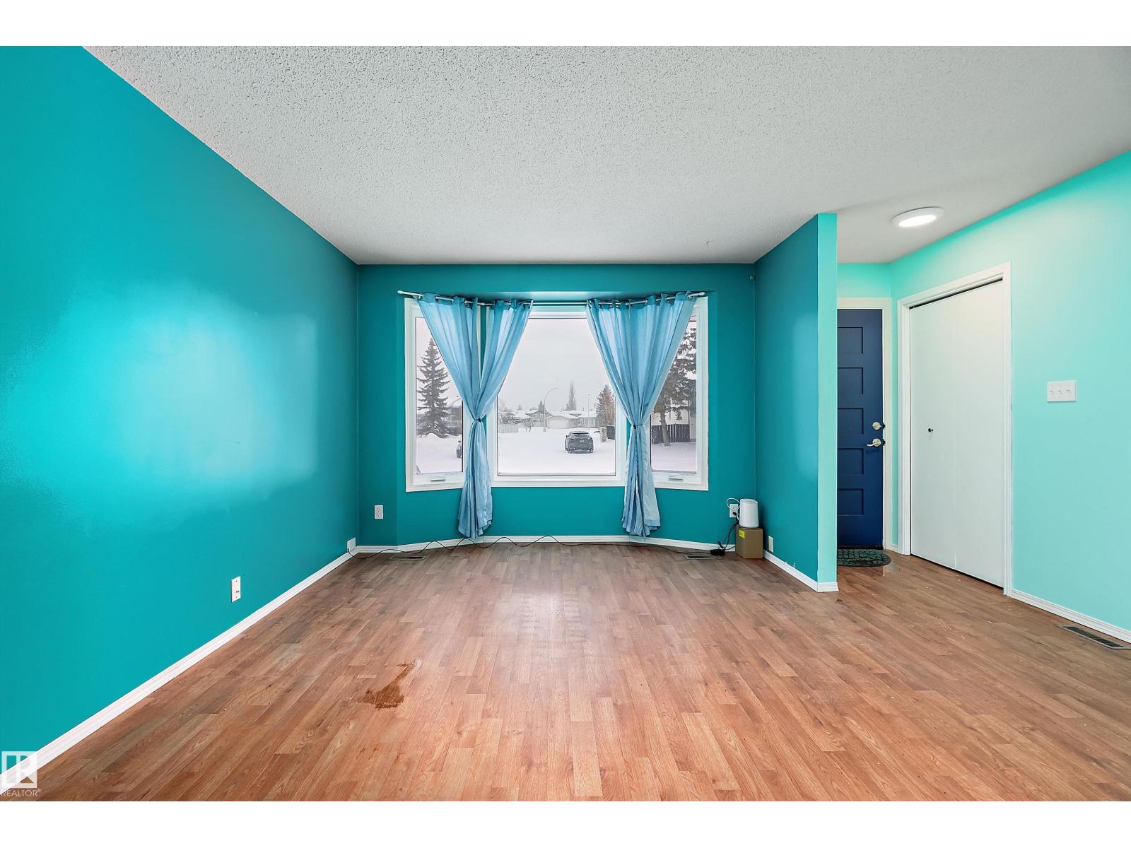 128 WARWICK CR NW, Edmonton