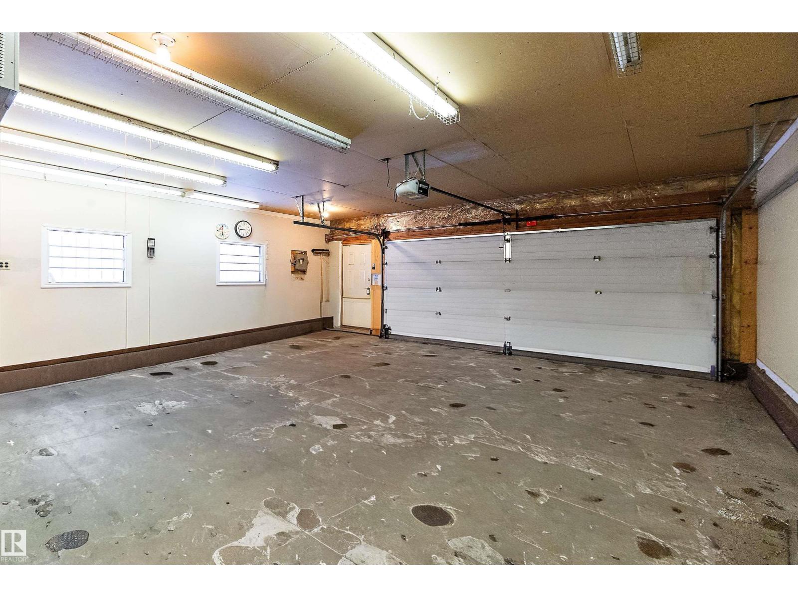 128 WARWICK CR NW, Edmonton