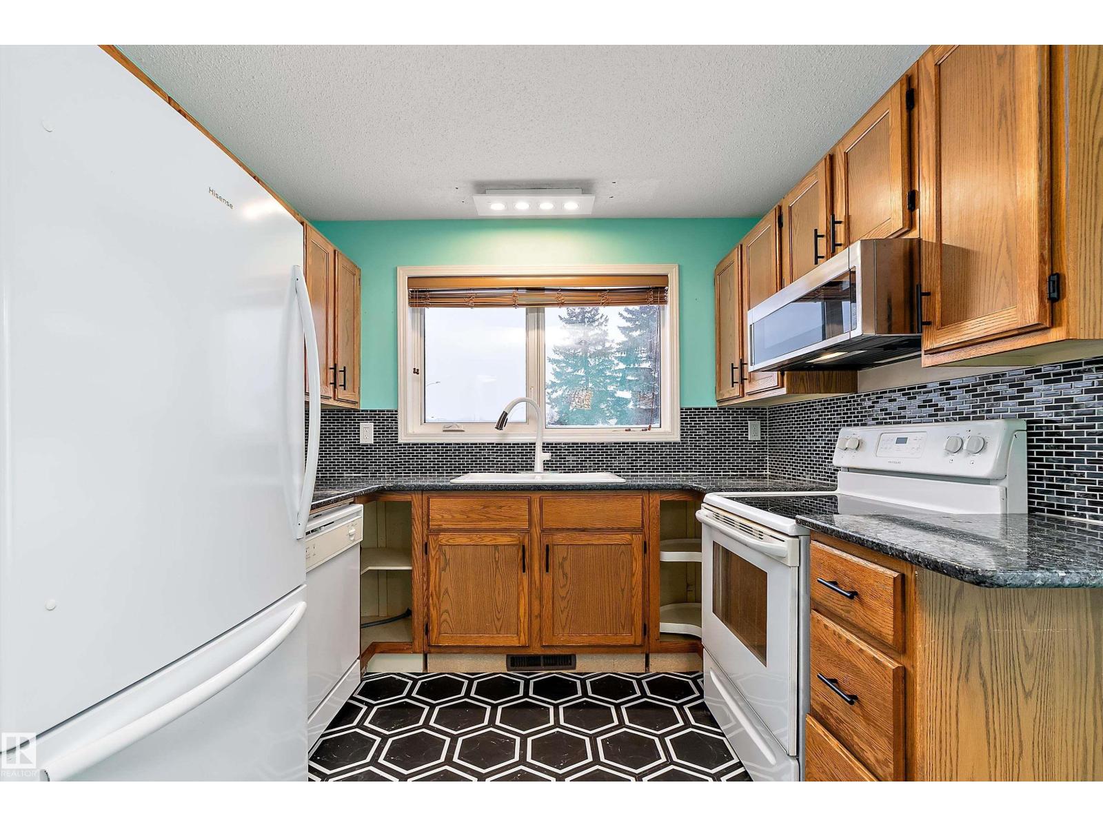 128 WARWICK CR NW, Edmonton