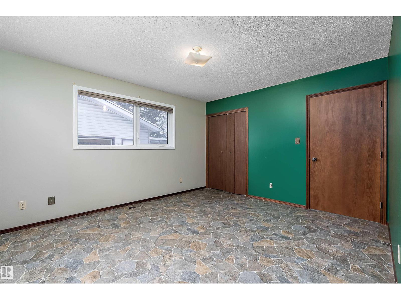 128 WARWICK CR NW, Edmonton