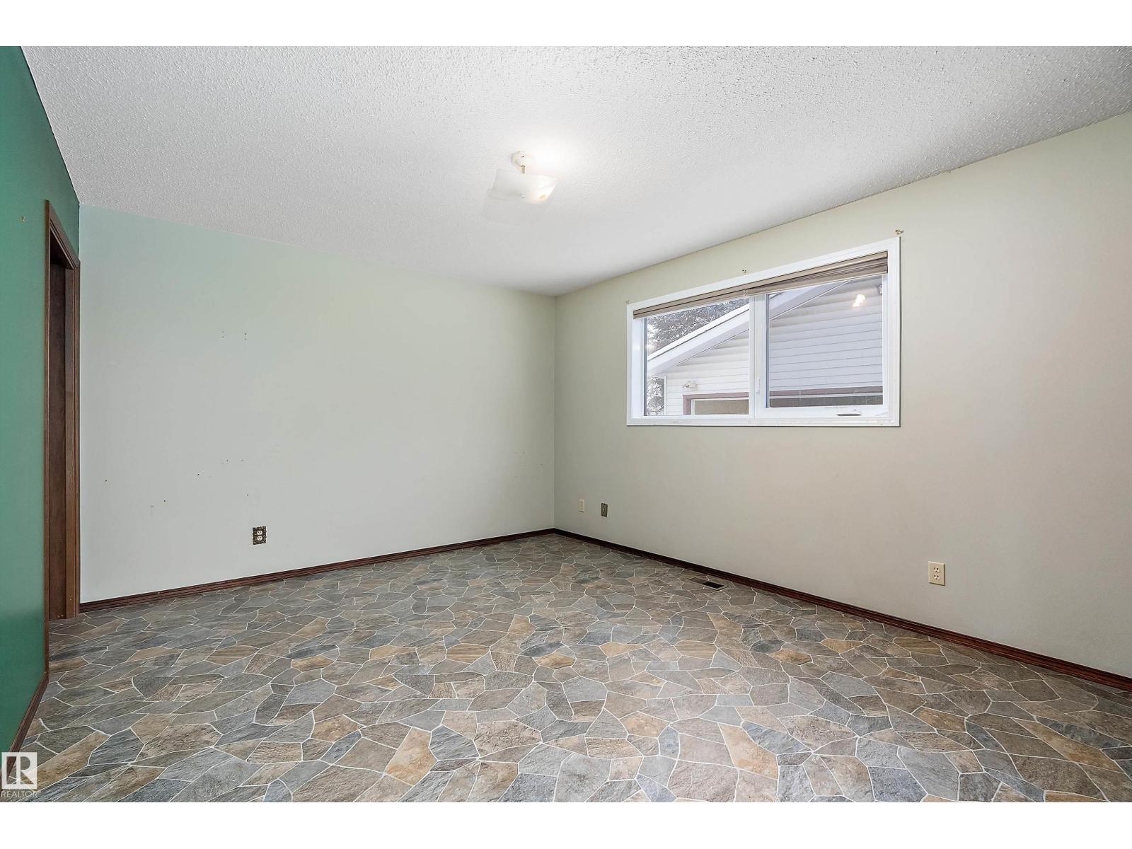 128 WARWICK CR NW, Edmonton