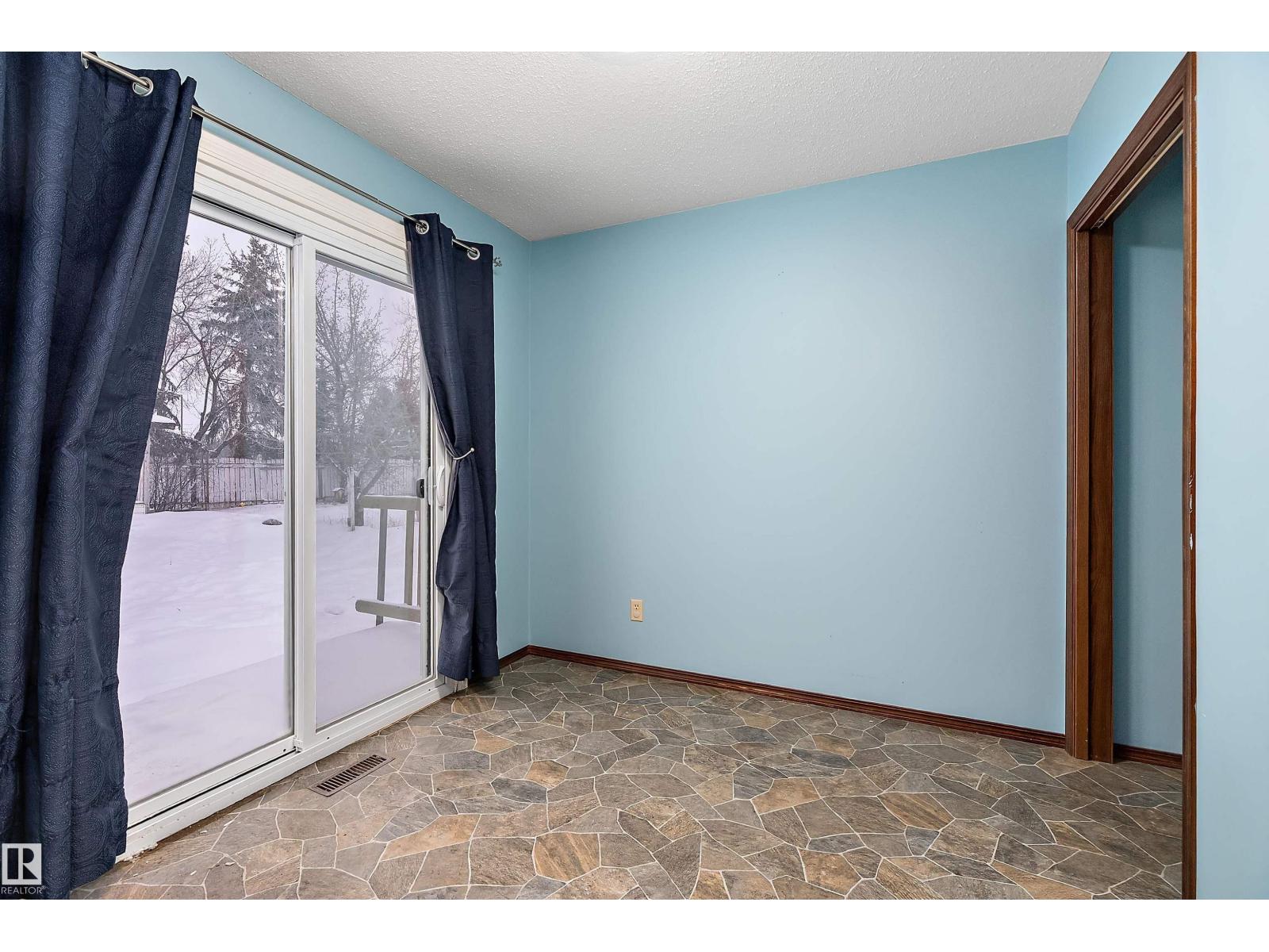 128 WARWICK CR NW, Edmonton