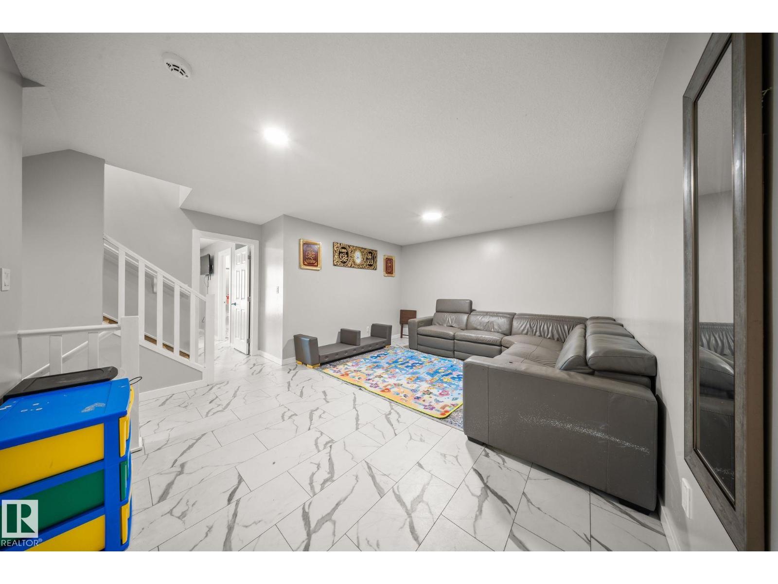 3445 CHECKNITA TC SW, Edmonton