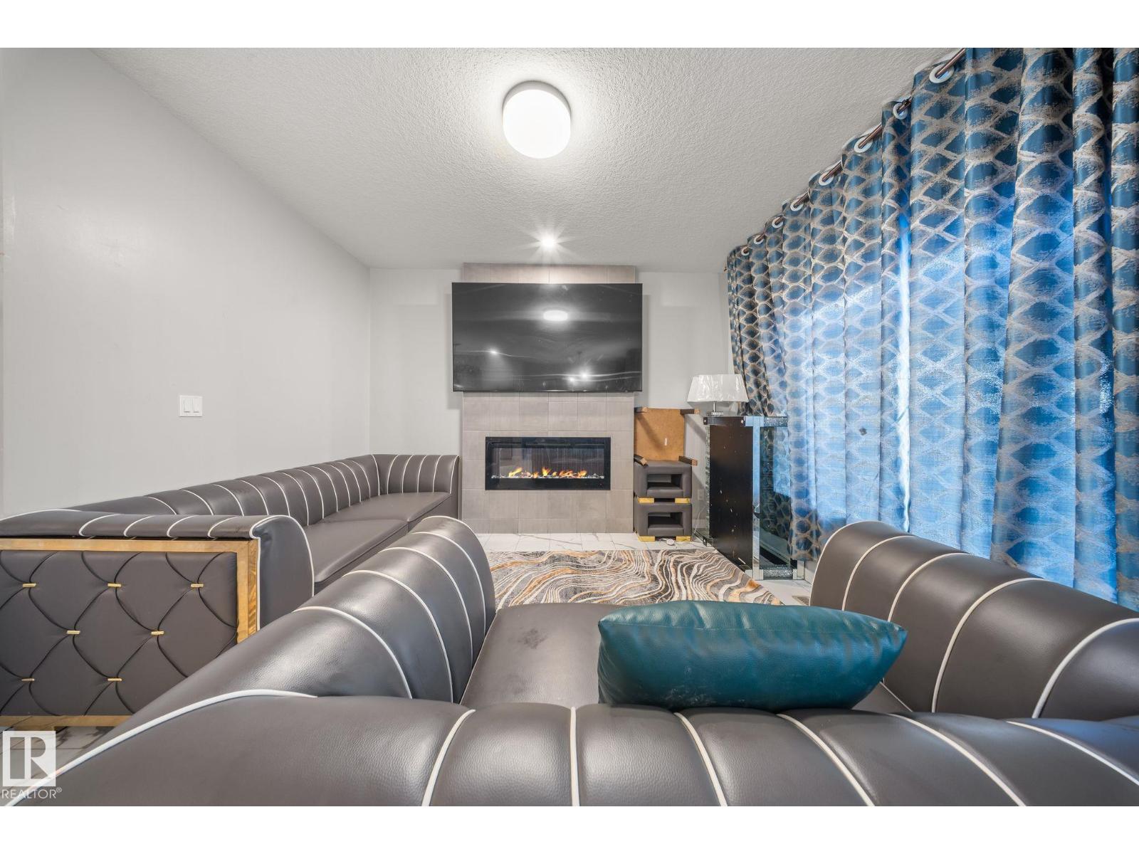 3445 CHECKNITA TC SW, Edmonton