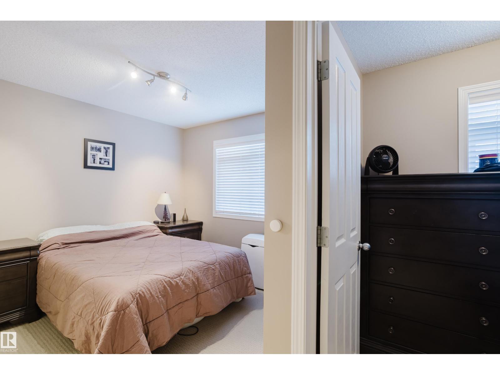 #81 1804 70 ST SW, Edmonton