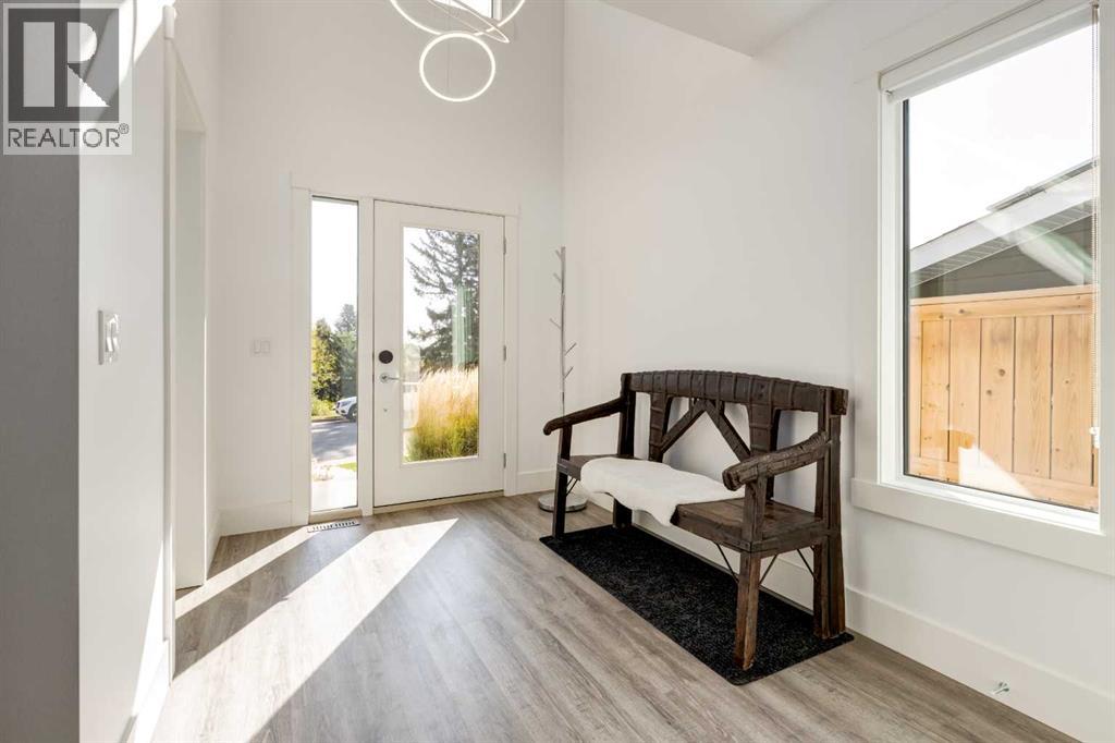 Single Family House for Sale in  Hendon Place NW Highwood Calgary 