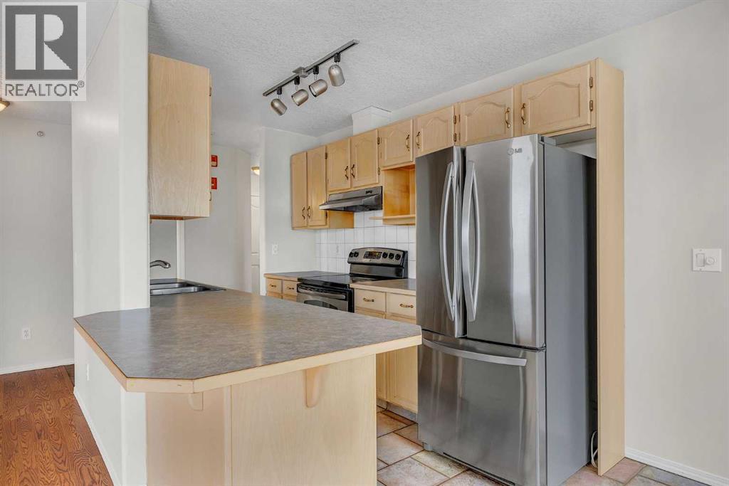 Single Family House for Sale in   Manora Place NE Marlborough Park Calgary 