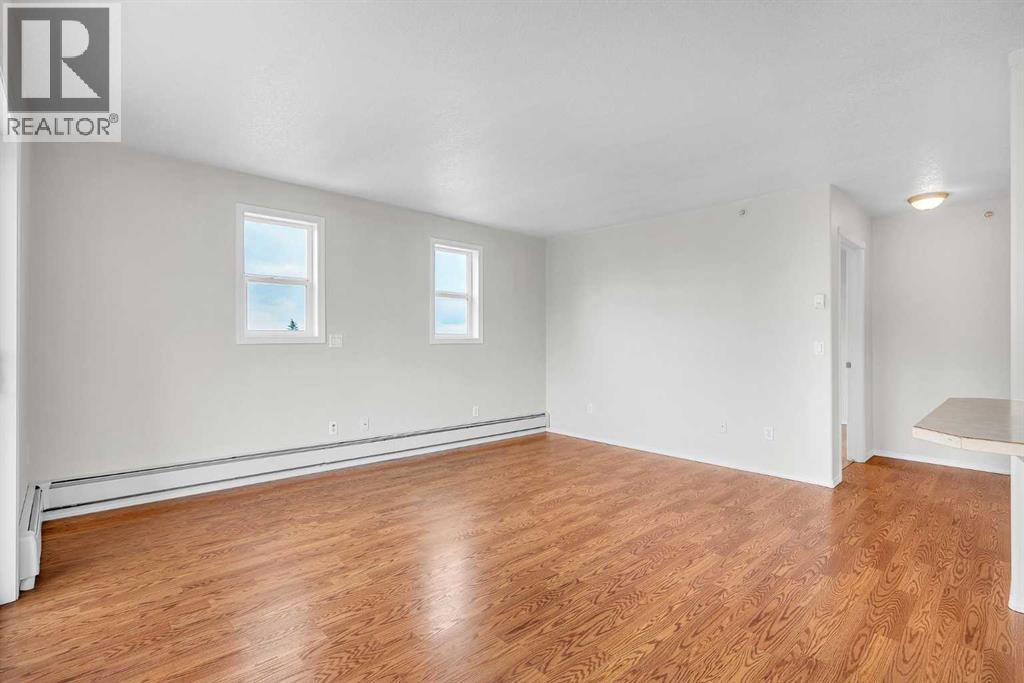 Single Family House for Sale in   Manora Place NE Marlborough Park Calgary 