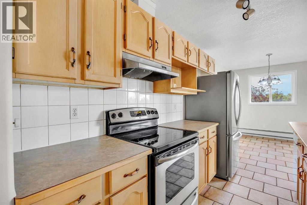 Single Family House for Sale in   Manora Place NE Marlborough Park Calgary 