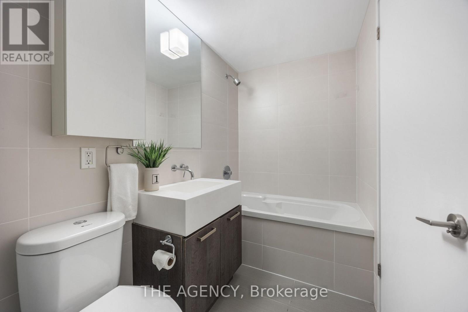 #1011 560 KING STREET W - 29