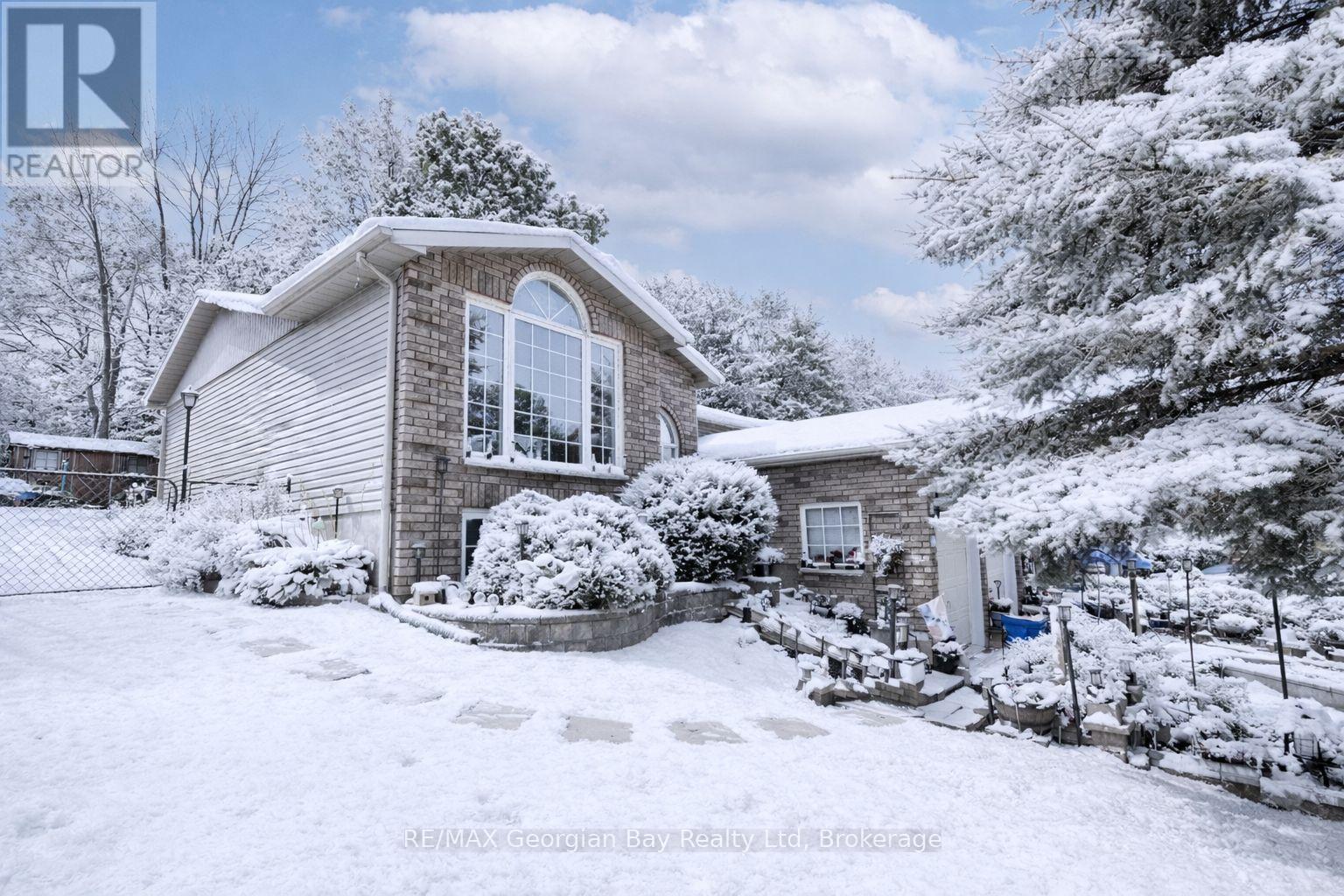 33 Anderson Crescent