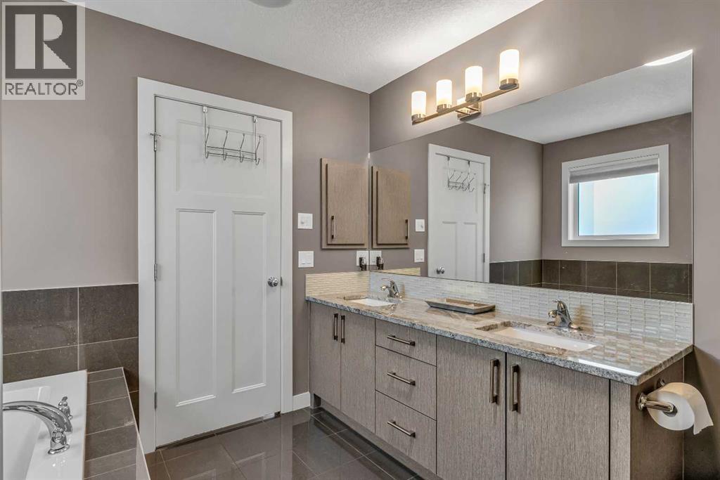 Single Family House for Sale in    Avenue NW Montgomery Calgary 