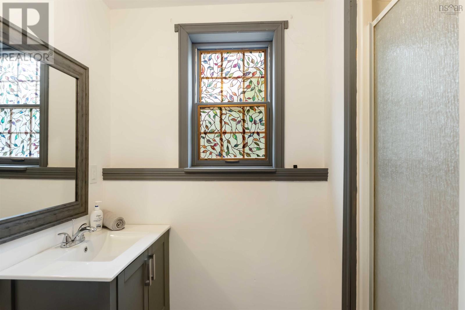 Property 26 of 26 of 92 Apple Tree Lane