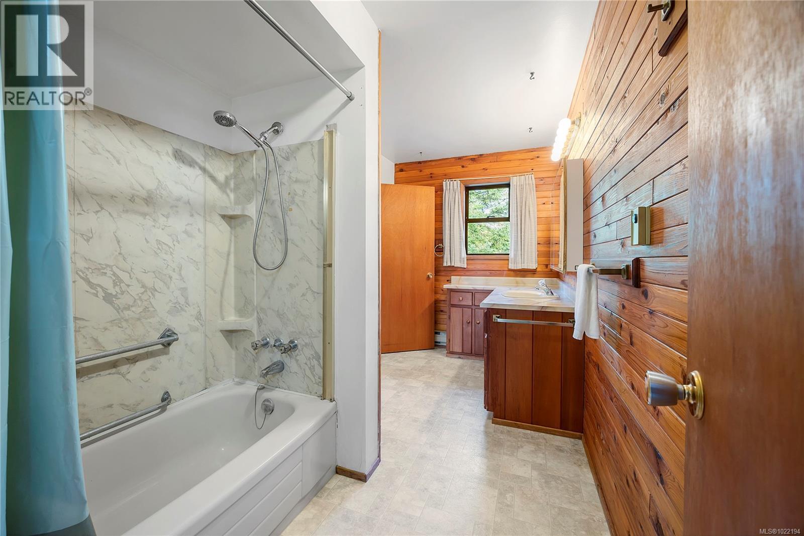 856 Reid Rd, Parksville