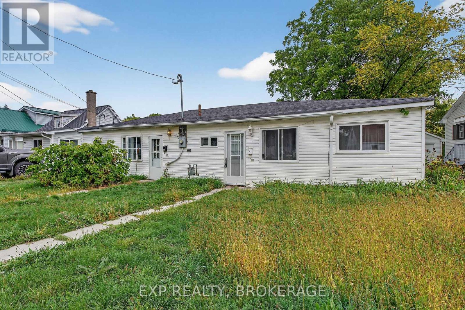 225-227 VICTORIA AVENUE - Main photo, Gananoque, Ontario