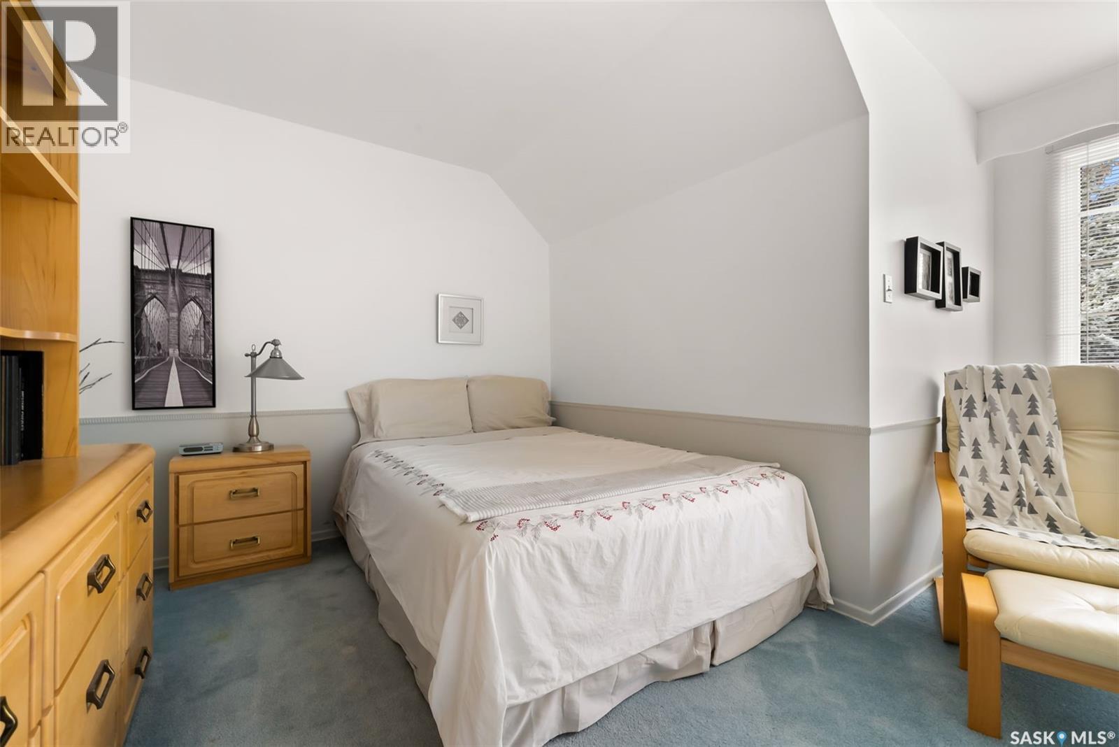 Single Family House 2 Level for Sale in  Lowry PLACE Regina 