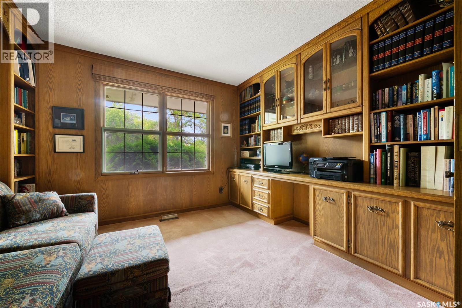 Single Family House 2 Level for Sale in  Lowry PLACE Regina 