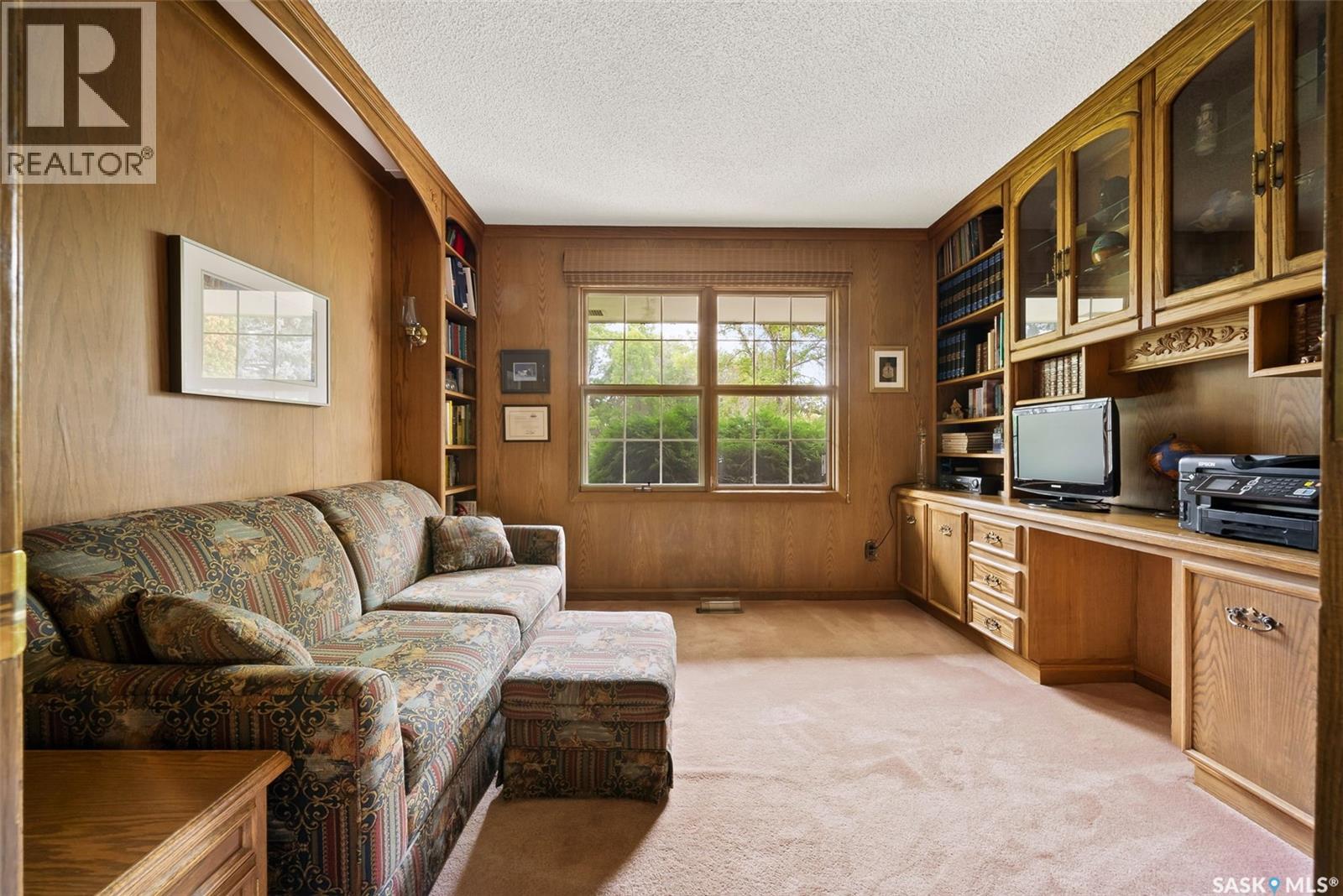 Single Family House 2 Level for Sale in  Lowry PLACE Regina 