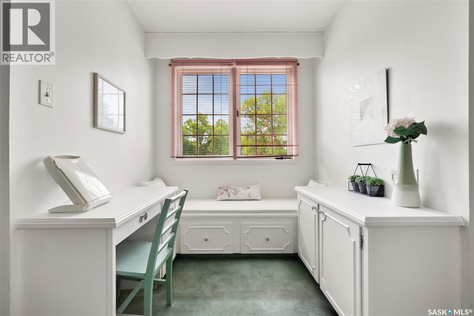 Single Family House 2 Level for Sale in  Lowry PLACE Regina 