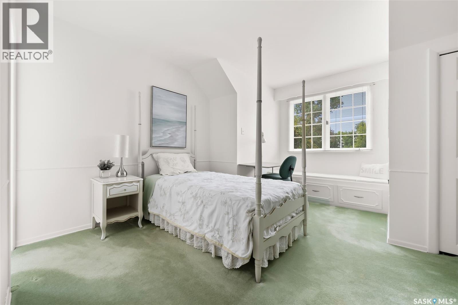 Single Family House 2 Level for Sale in  Lowry PLACE Regina 