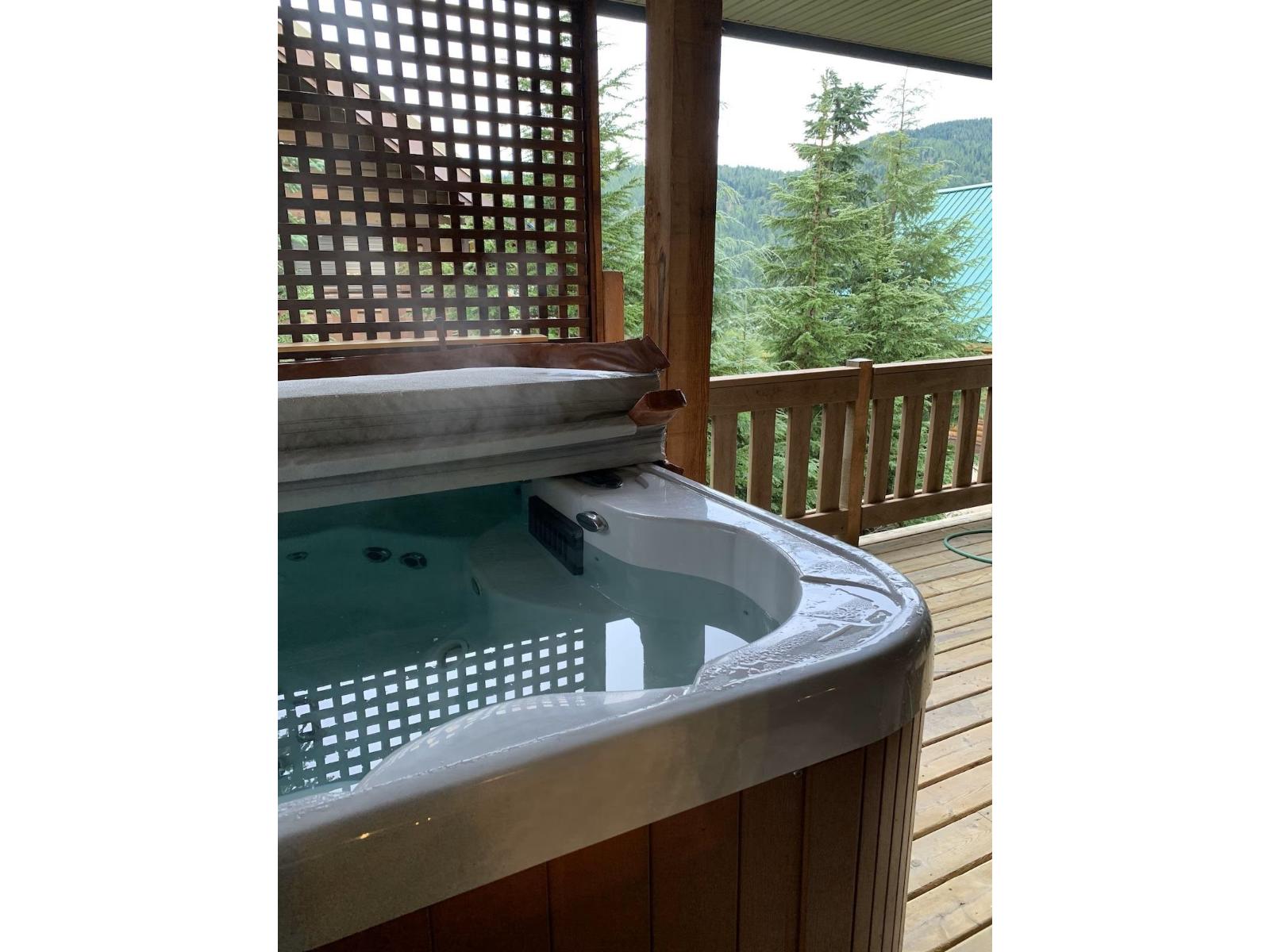 1 20921 SNOWFLAKE CRESCENT, Mission