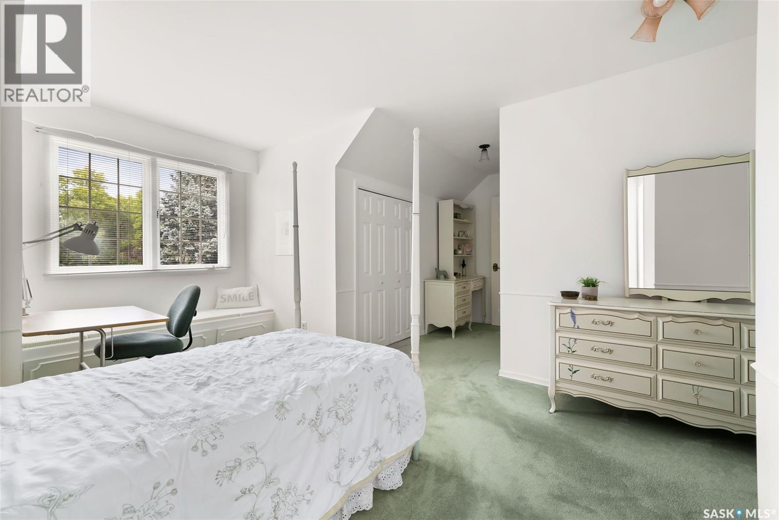 Single Family House 2 Level for Sale in  Lowry PLACE Regina 