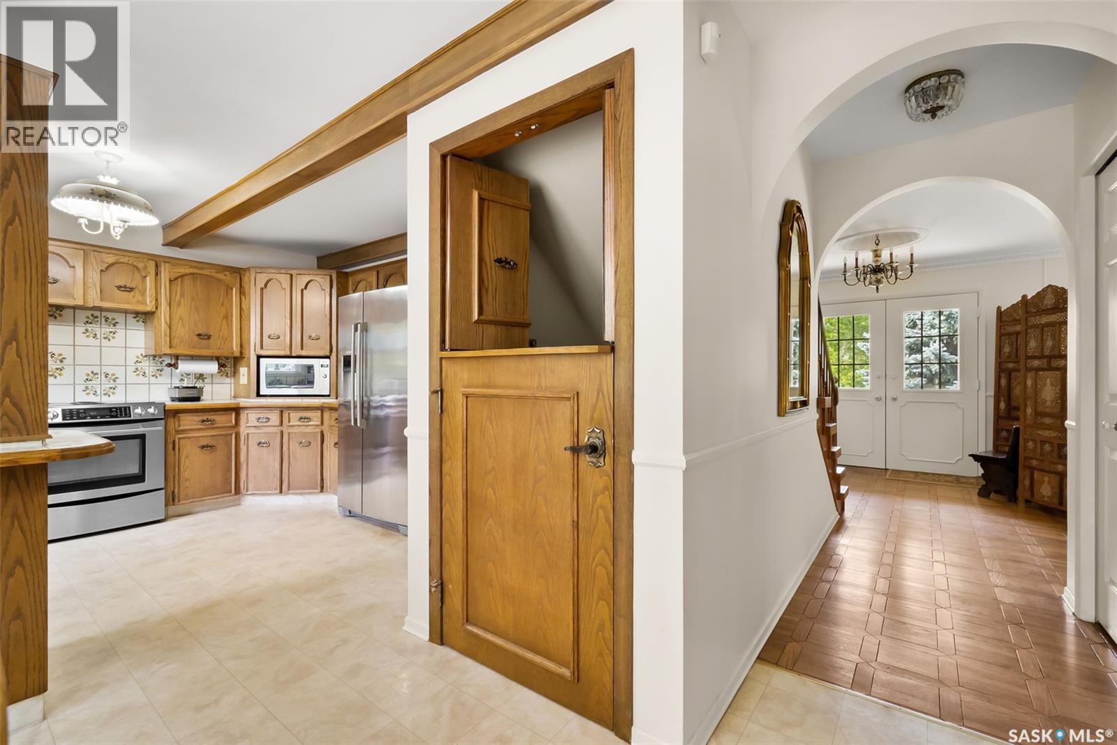 Single Family House 2 Level for Sale in  Lowry PLACE Regina 