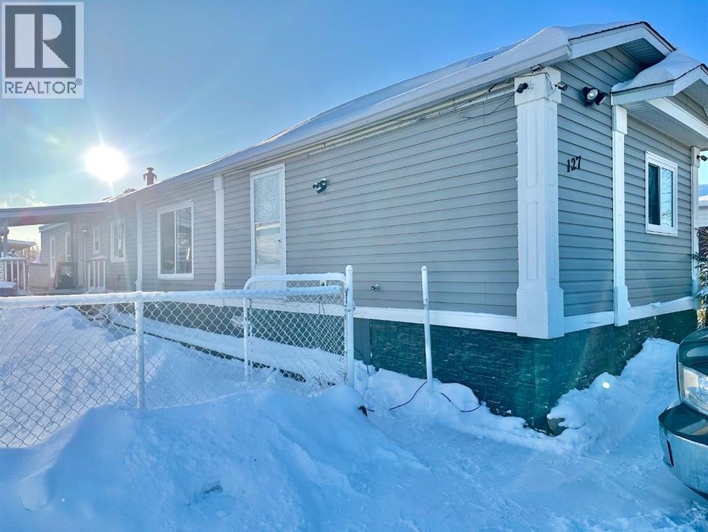127 Hillpark Mobile Home Park - Main photo, Whitecourt, Alberta