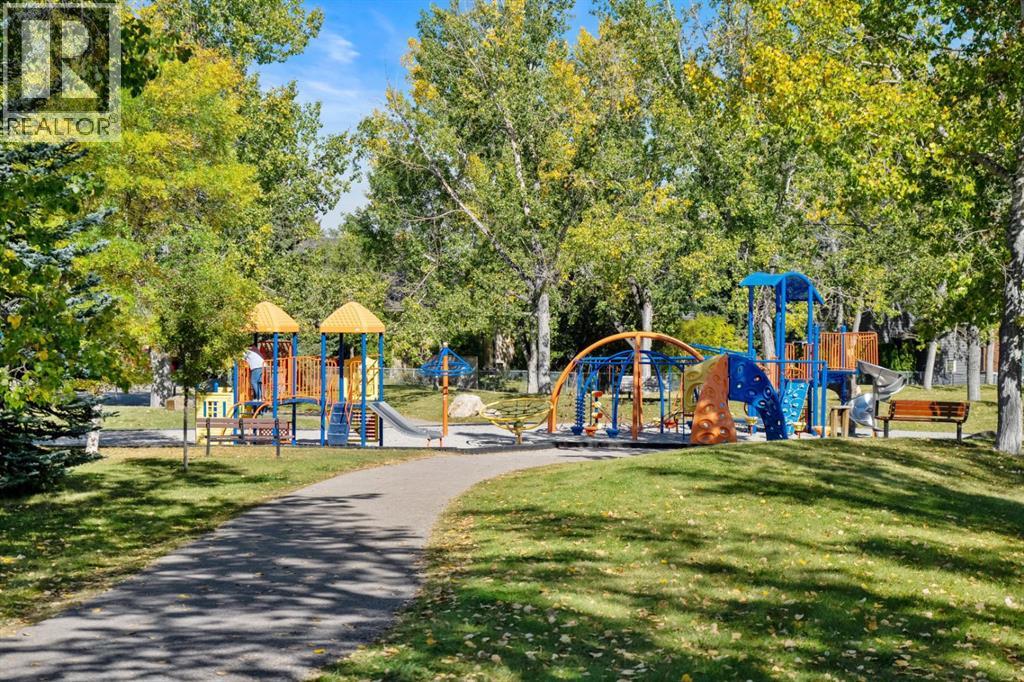 Single Family House Bi-level for Sale in  Oakmoor Drive SW Oakridge Calgary 