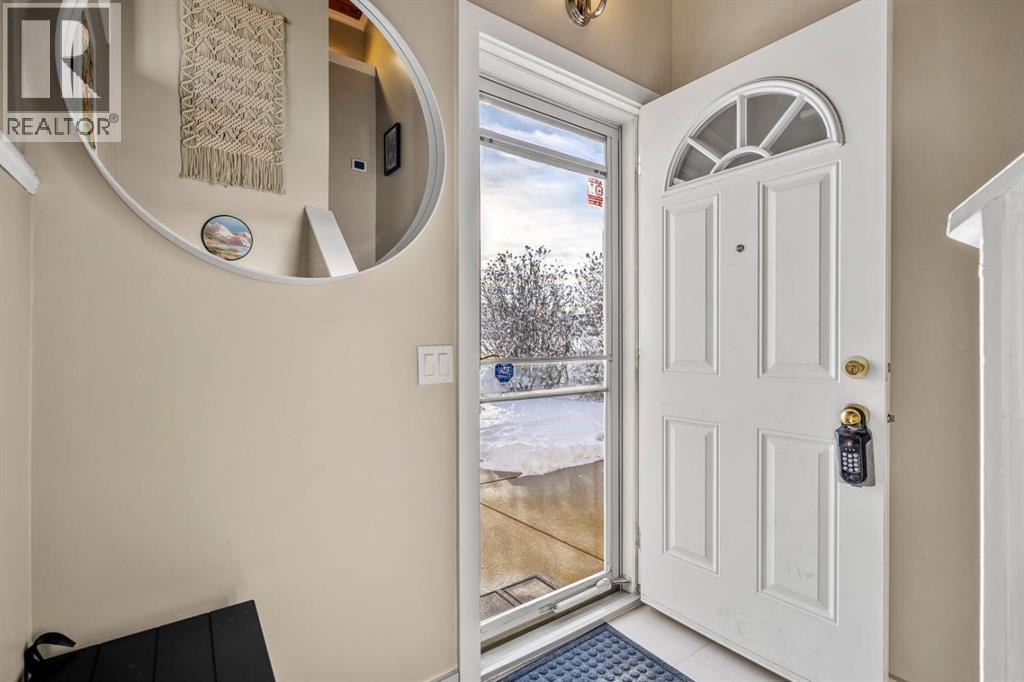 Single Family House Bi-level for Sale in  Oakmoor Drive SW Oakridge Calgary 