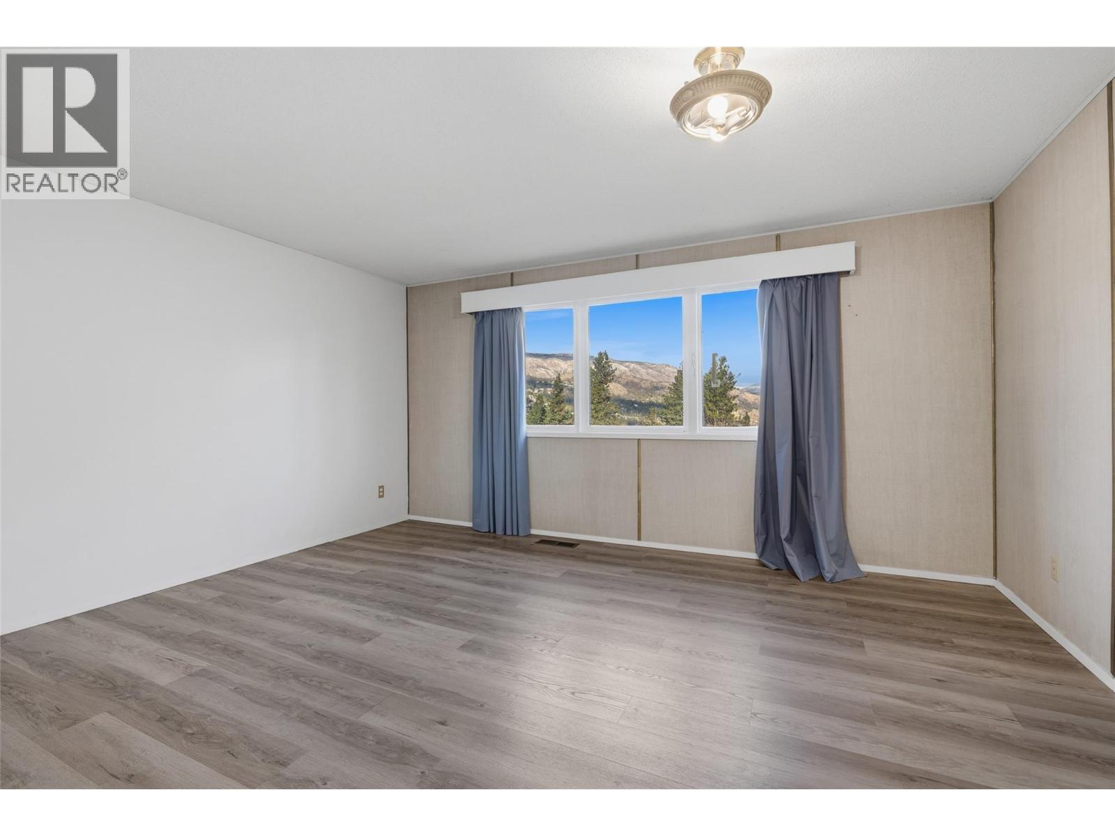  2215 Bridgeview Road, West Kelowna