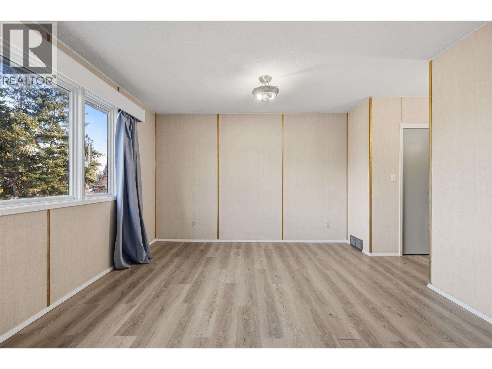  2215 Bridgeview Road, West Kelowna