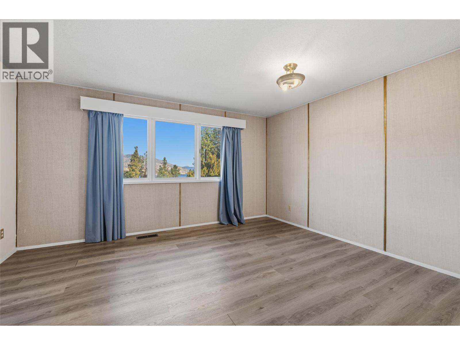  2215 Bridgeview Road, West Kelowna