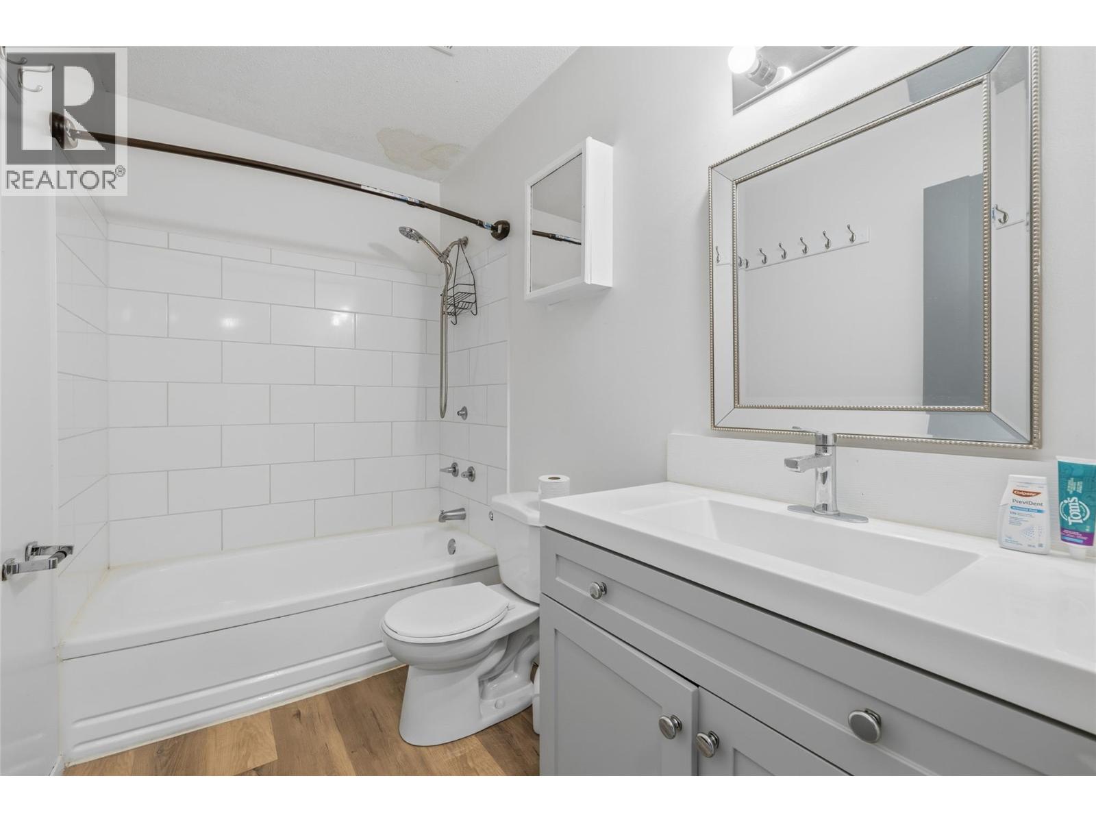  2215 Bridgeview Road, West Kelowna