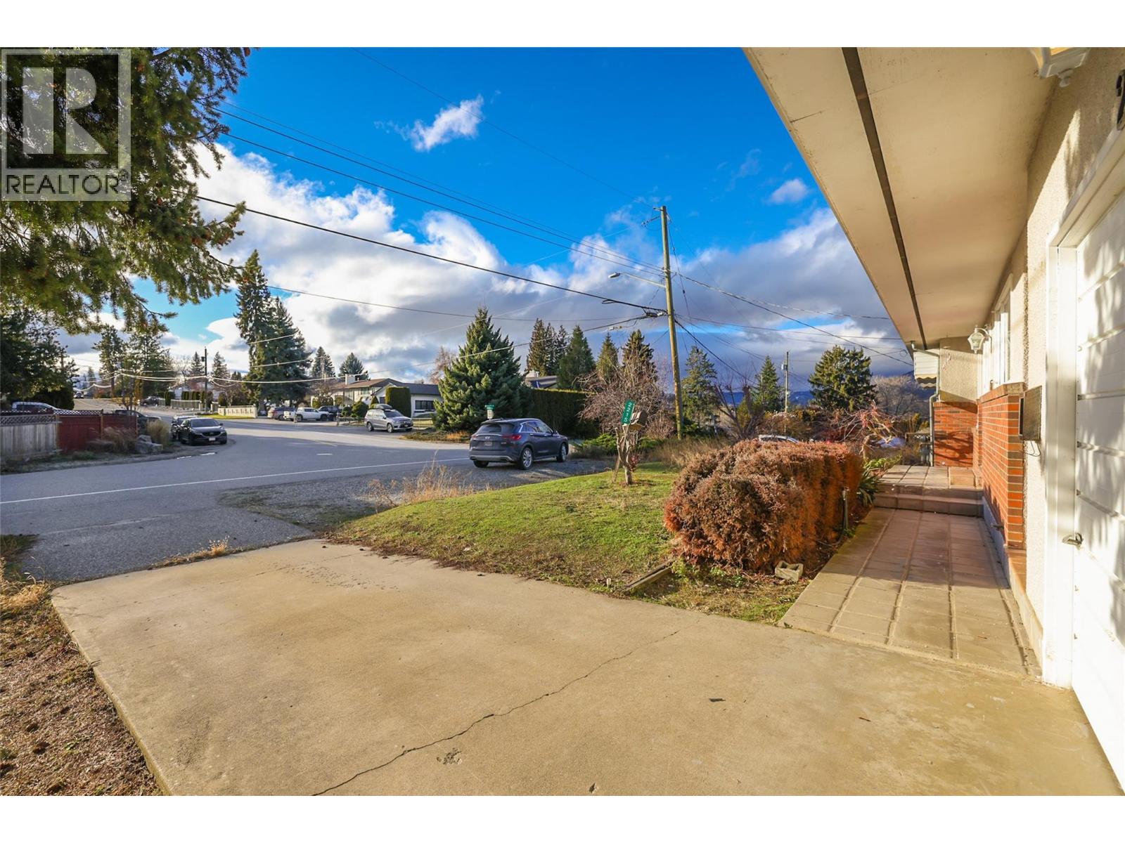  2215 Bridgeview Road, West Kelowna