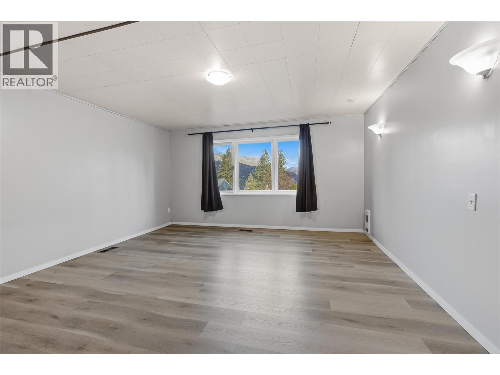  2215 Bridgeview Road, West Kelowna