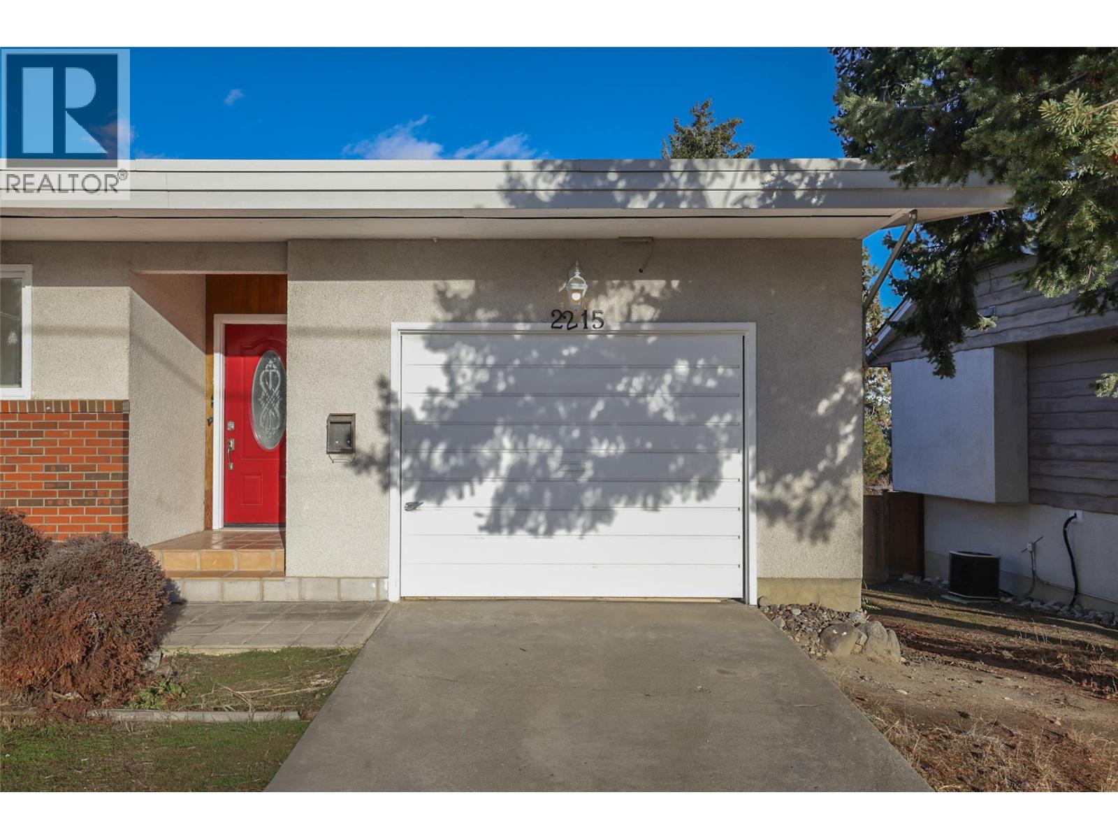  2215 Bridgeview Road, West Kelowna