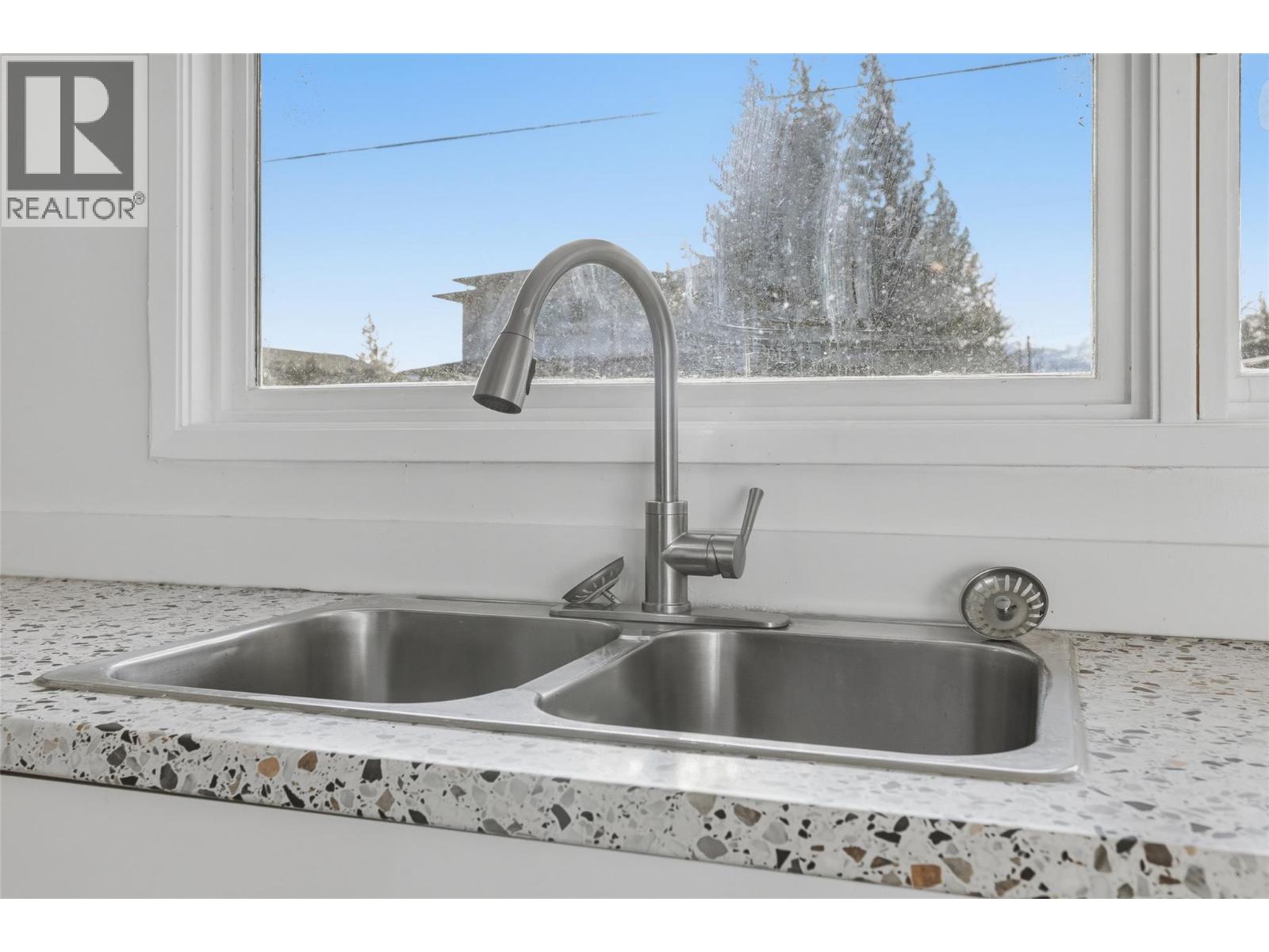  2215 Bridgeview Road, West Kelowna