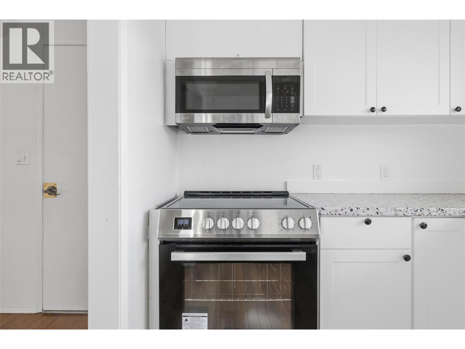  2215 Bridgeview Road, West Kelowna