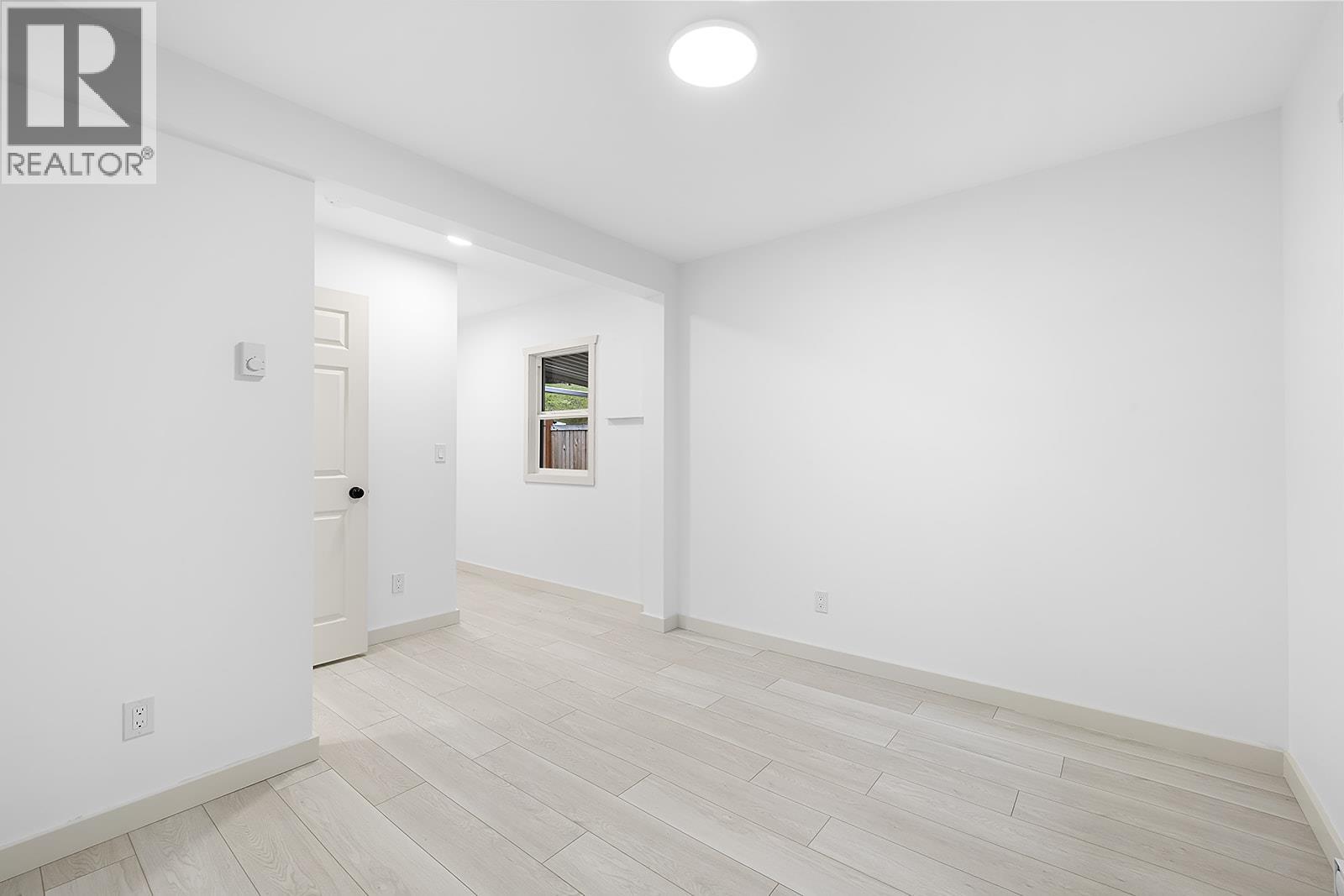 1924 Cook Street, Creston