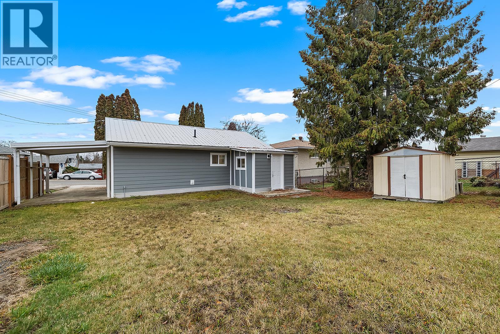 1924 Cook Street, Creston