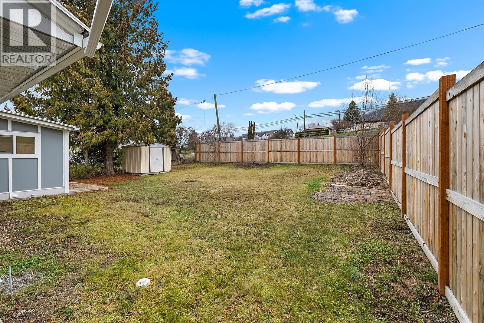 1924 Cook Street, Creston